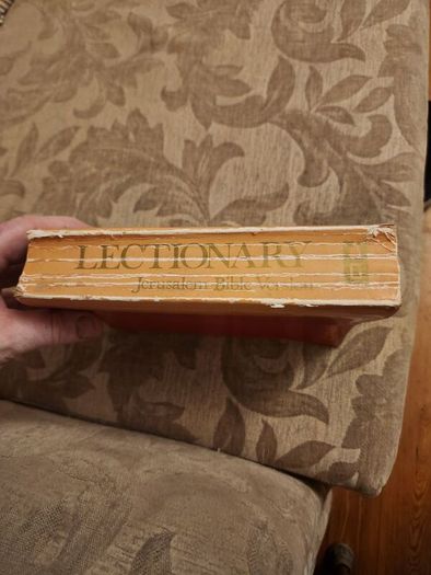 Lectionary. Readers Edition.  Jerusalem Bible Version.large Volume 1970 Paperback In Fair Condition. See Photos For Same.