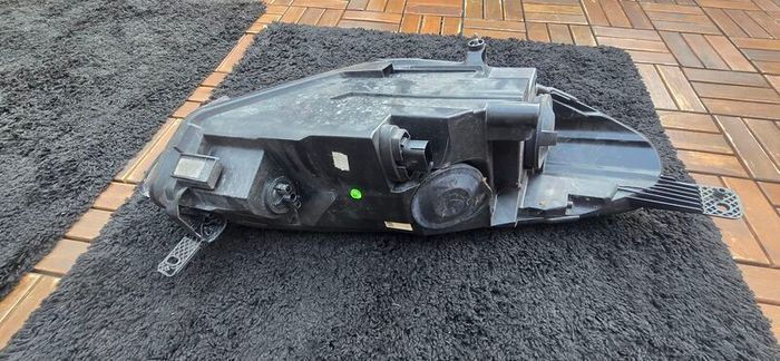 ford fiesta headlight passenger  side.