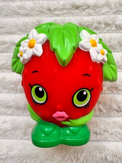 Shopkins Strawberry Kiss Colour Changing approx. 12 cm. Used Please see photos