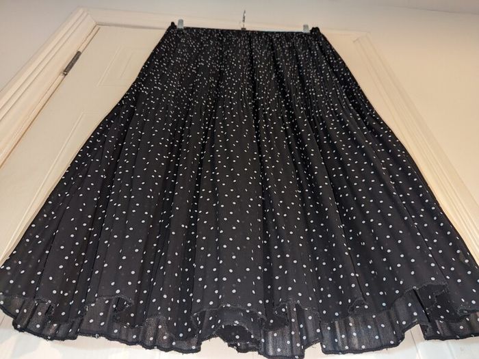 Perfect for Summer. beautiful pleated midi skirt from New Look