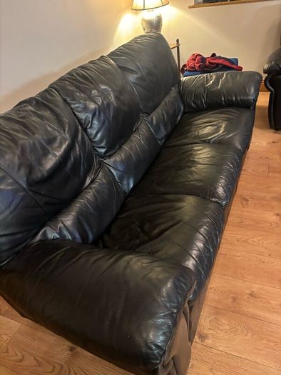 Need gone ASAP 3 seater couch and 1 seater
