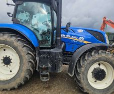 New Holland T7 230
