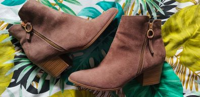 Ankle boots size 8
