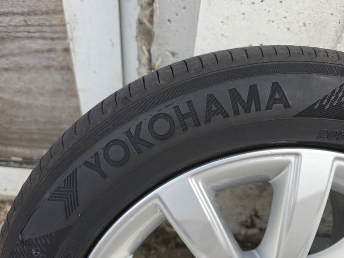 Genuine Audi 16" Alloy Wheels & Yokohama Advan dB V553 Tyres (205/55/R16)
