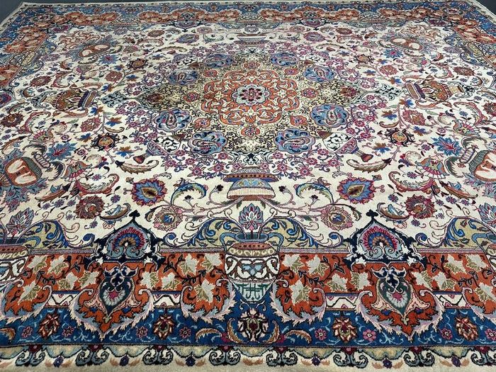 P.ersian Kasmir Rug (KaSig) ( 3.90 x 3.05cm)