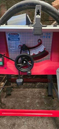 Table saw.