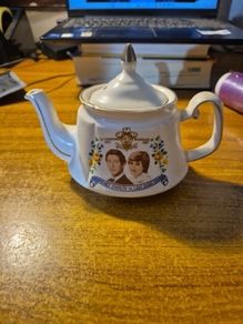 Vintage Tea Pot Royal Wedding Prince Charles & Lady Diana 1981 Commemorative Tea Pot Price Kensington