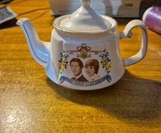 Vintage Tea Pot Royal Wedding Prince Charles & Lady Diana 1981 Commemorative Tea Pot Price Kensington
