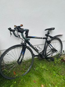 Giant Road Bike - medium frame