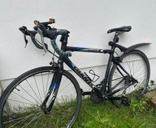 Giant Road Bike - medium frame