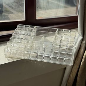 cosmetic organiser