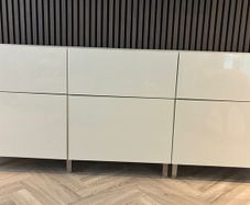Chest of drawers