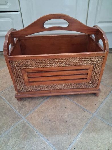 Newspaper/Magazine Rack