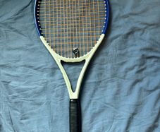 Wilson Clash 100 V2 Tennis Racket