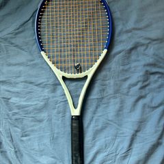 Wilson Clash 100 V2 Tennis Racket