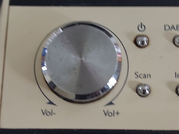 MAXTEK Vintage Style DAB & FM Radio, Model 61250, in excellent condition and working perfect