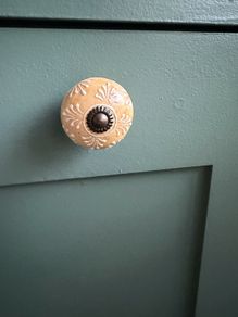 3x door knobs
