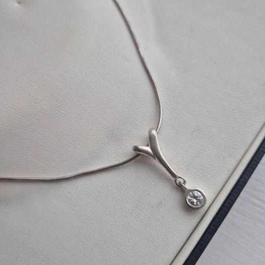 Necklace sterling silver with sparkle stone pendant