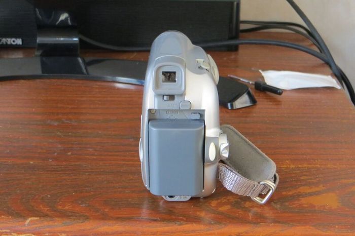 Canon MV890 mini DV camcorder