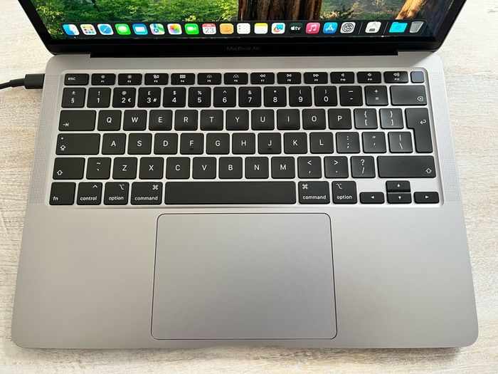 Apple Macbook Air 13" 2020 Intel I7 8gb 256gb