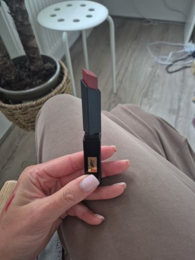 lipstick
