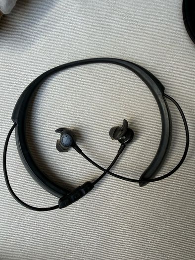 Bose QuietControl Neckband Earphones with custom noise cancellation