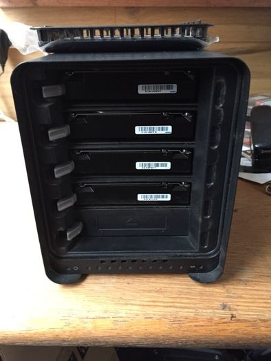 Drobo FS 5-bay Server Hard drive unit Network attached storage