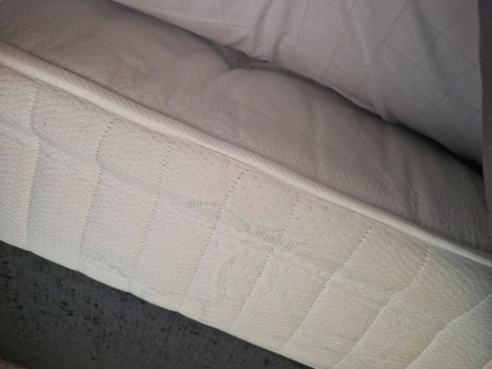 Single bed, excellent condition