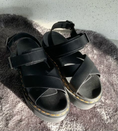 Dr Martens / Docs Size 5, Voss 11 Quad Athena Leather Strap Platform Sandals in Black
