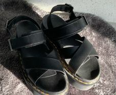 Dr Martens / Docs Size 5, Voss 11 Quad Athena Leather Strap Platform Sandals in Black
