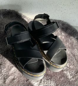 Dr Martens / Docs Size 5, Voss 11 Quad Athena Leather Strap Platform Sandals in Black