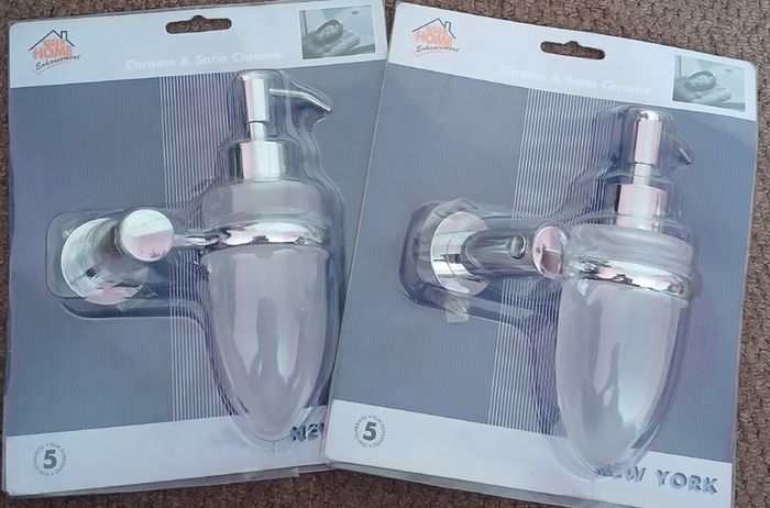 Soap dispenser
