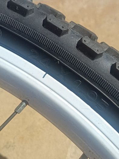 24" inch bike wheel with 7 speed cassette