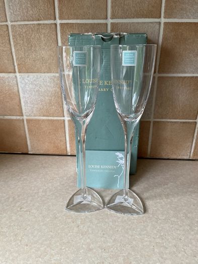 Louise Kennedy Pair Tri Star Champagne Flutes Tipperary Crystal Unused in Original abox