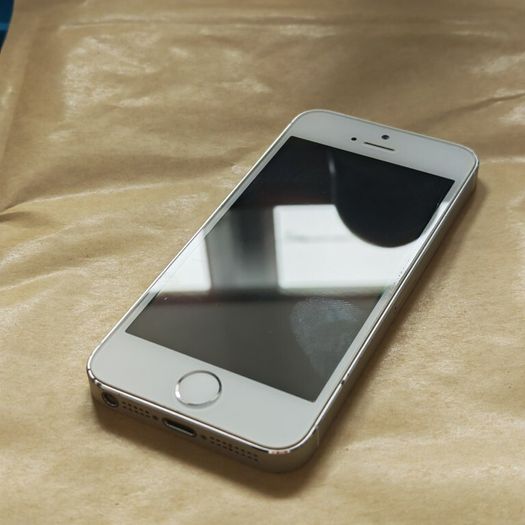 Apple iPhone 5s - 16GB - Silver - Activation locked - Parts only