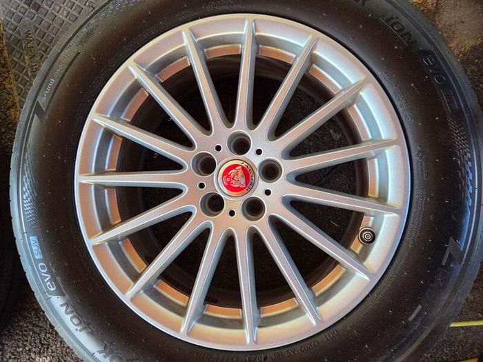 Jaguar 18" alloy wheels