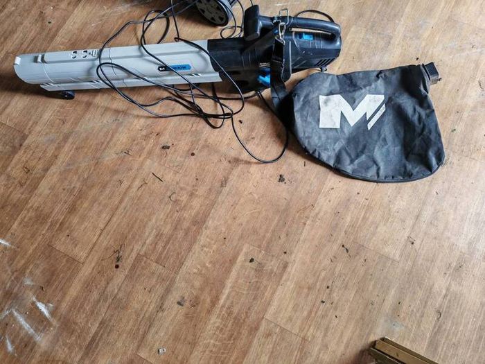 leaf blower