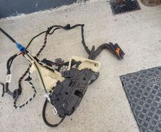 12 vw passat cc drivers door lock actuator unit and loom
