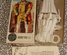 Vintage Airfix, Henry VIII 12th scale, unmade.
