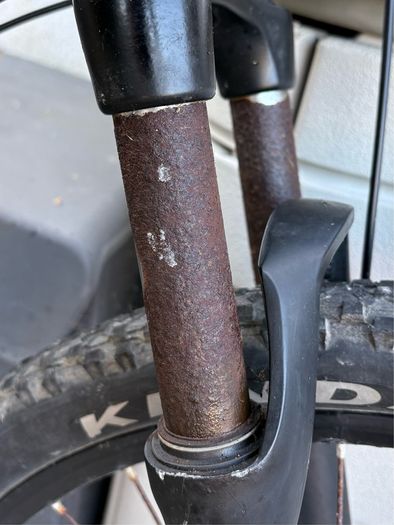 Carrera Vengeance Black 27.5 Mountain Bike - NEEDS SOME REPAIR WORK