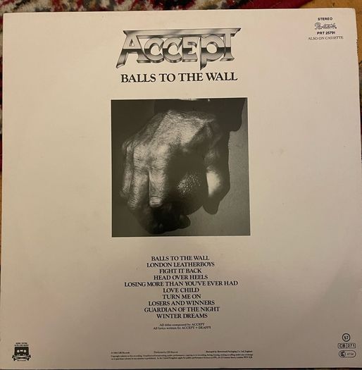 ACCEPT Balls to the wall original 1983 release with original lyric sheet vinyl record in near mint condition