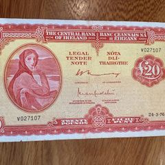 LADY LAVERY Rare Replacement Banknote 1976, V Prefix.