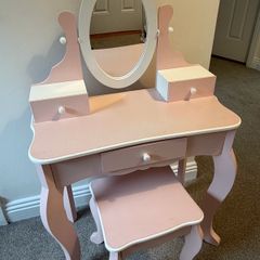 Wooden vanity table