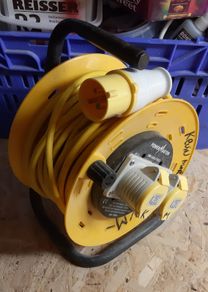 110 volt extension reel