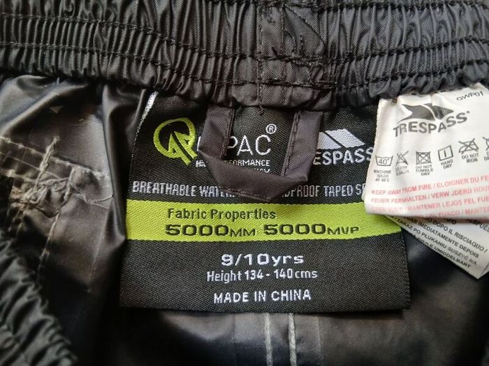 Tresspass kids waterproof trousers 9/10