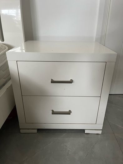 double bed 5ft plus 2 lockers