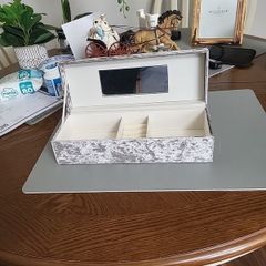 Jewellery box