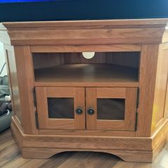 Corner tv unit