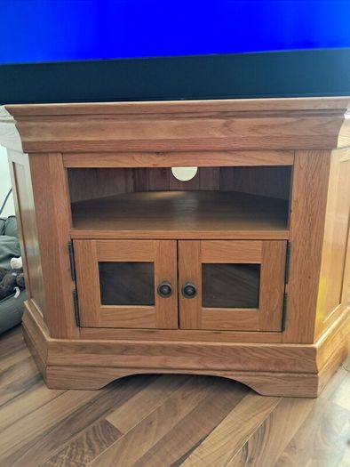 Corner tv unit