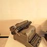 Royal KMG typewriter Image 2